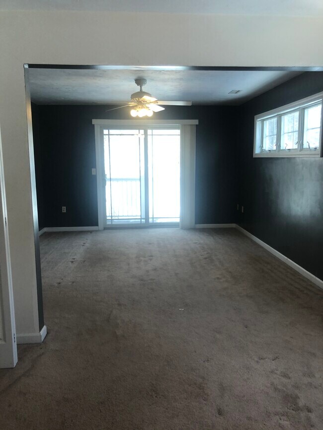Building Photo - 380 Coburn Ave