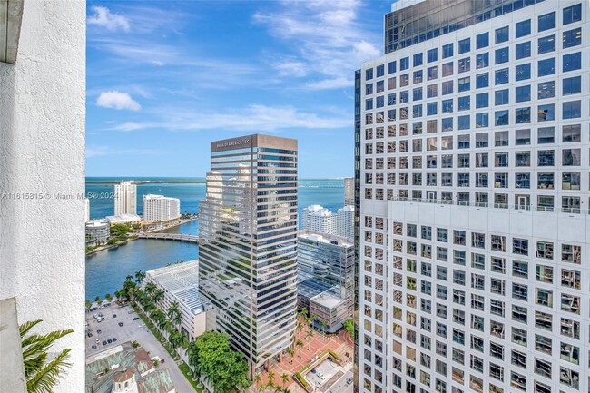 Building Photo - 500 Brickell Ave