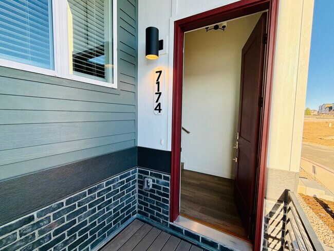 Foto del edificio - 7174 Clove Hitch Hts