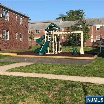 Foto del edificio - 245 Passaic Ave