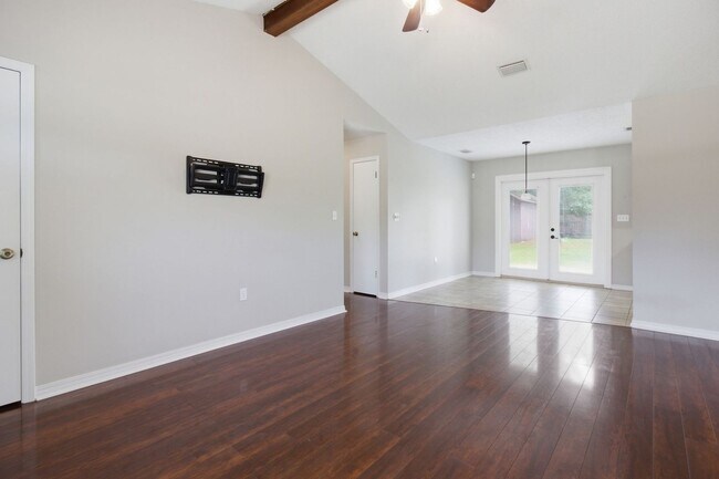 Building Photo - 359 John King Rd