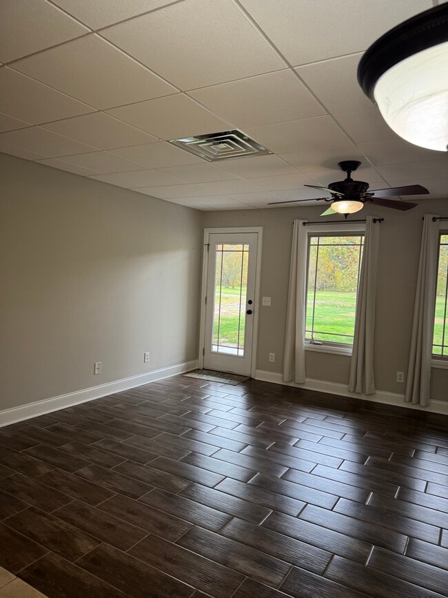 Foto del edificio - 6405 N Pinson Rd