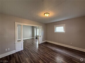Building Photo - 3327 W 88th St