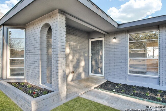 Foto del edificio - Move-in ready 3-bedroom, 2-bath home in San Antonio