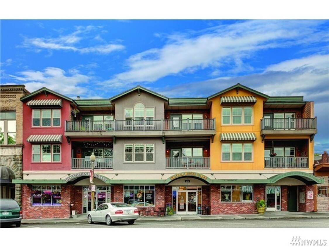 Foto principal - Dwntn Snohomish, private balcony, 3 bdrm, ...