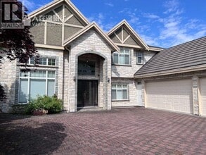 Building Photo - 9531 Chapmond Crescent