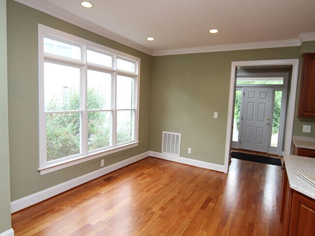 Foto del edificio - Live Close to Everything That Carrboro Has...