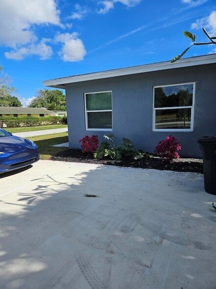 Building Photo - 100 Dover St