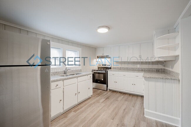 Building Photo - Charming 2 Bedroom in LaGrange!