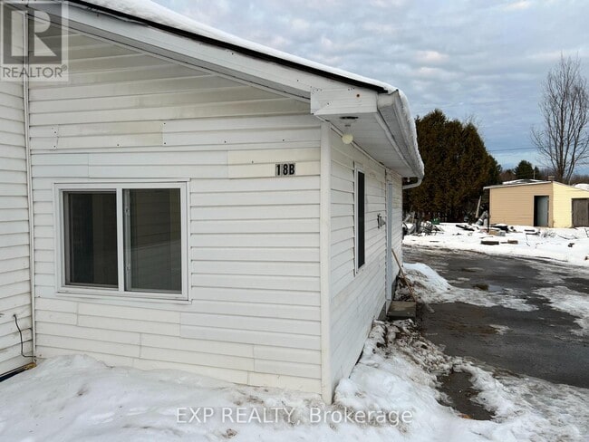 Building Photo - 18 Hebert St