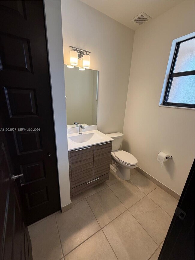 Foto del edificio - 15981 NW 91st Ct