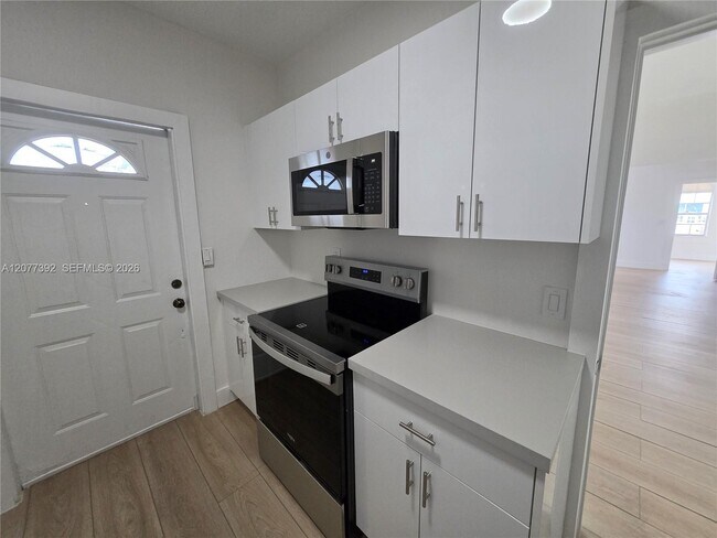 Foto del edificio - 2326 SW 9th St