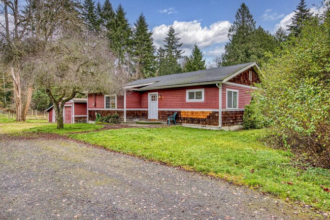 Building Photo - Rambler in Suquamish