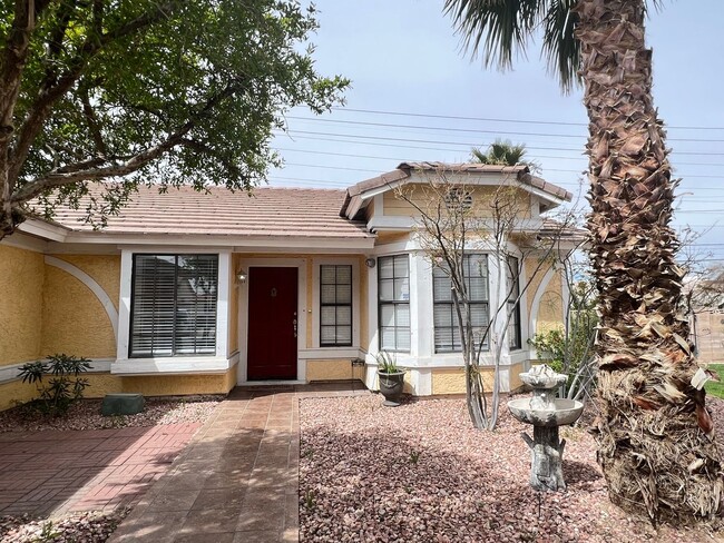 Building Photo - Beautiful one-story single-family home
