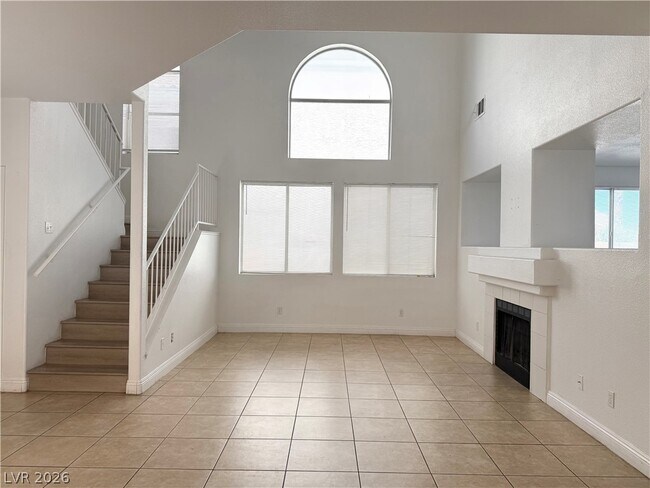 Foto del edificio - 2528 Silver Shadow Dr