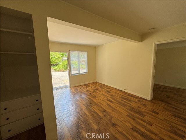 Building Photo - 571 Blumont St