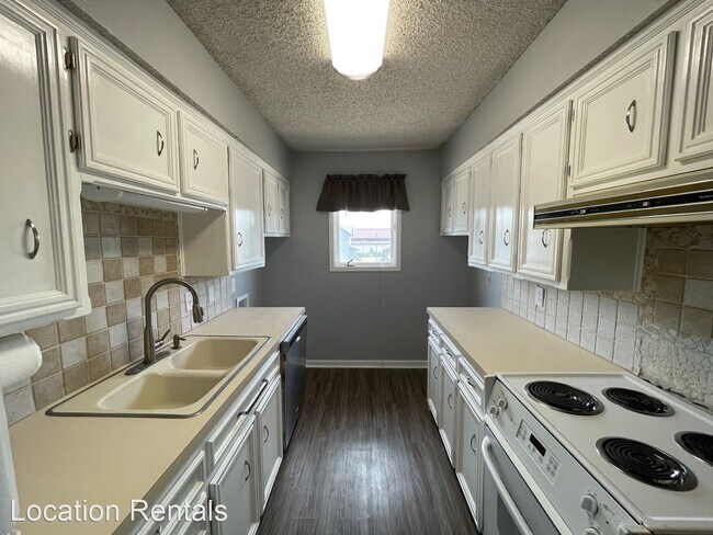 Foto del edificio - 2 br, 2 bath House - 129 Troy Avenue