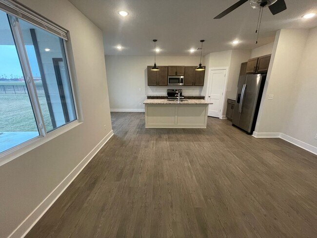 Building Photo - 960 W Long Path Ct