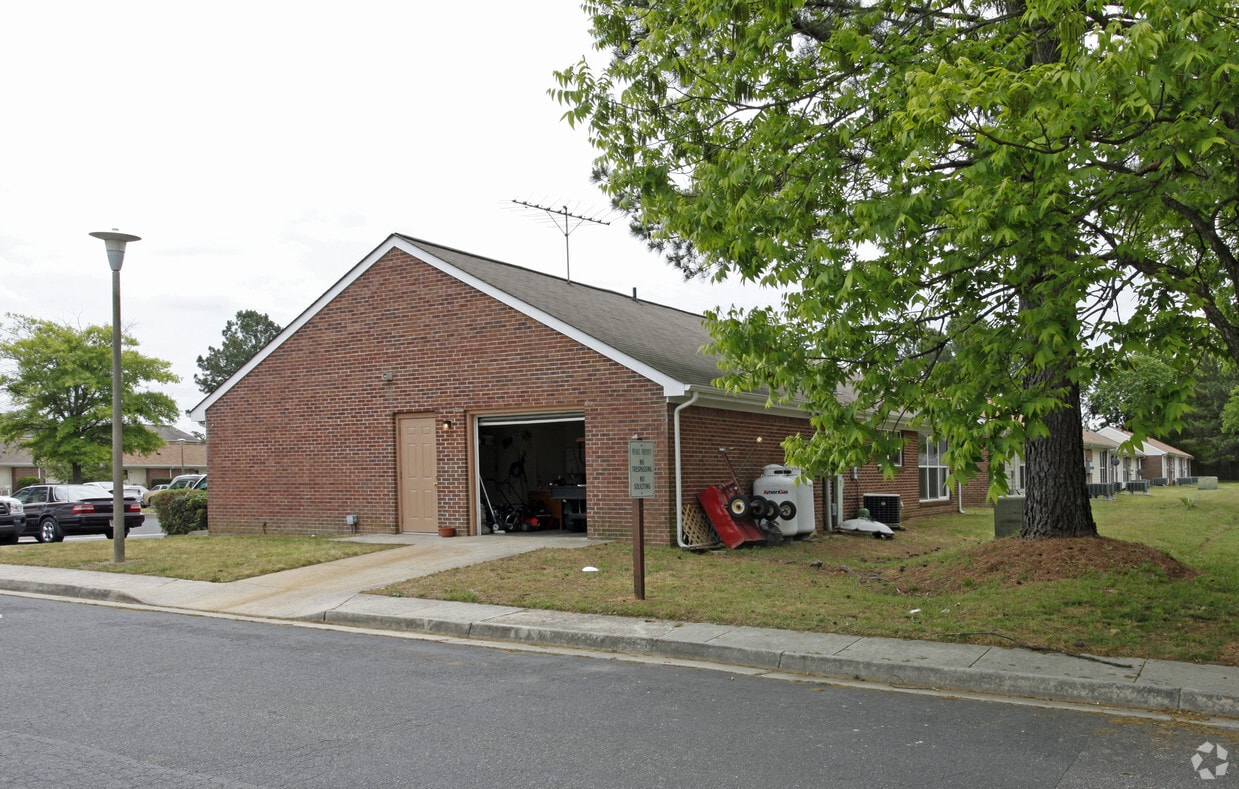 Building Photo - Bettie S. Davis Village