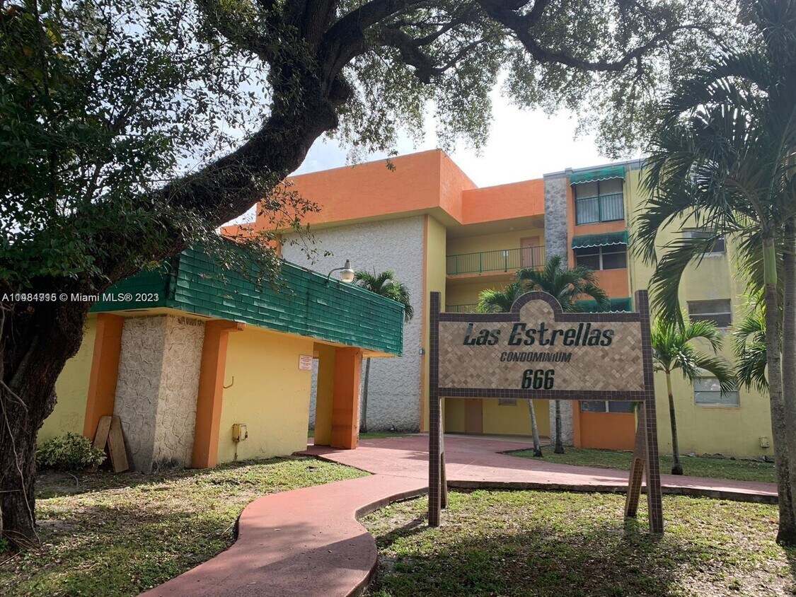 666 W 81st St Unit 211, Hialeah, FL 33014 Condo for Rent in Hialeah