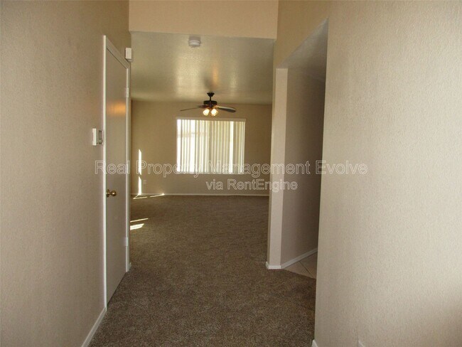 Foto del edificio - 7418 W Eva St