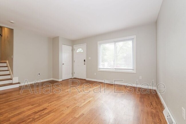 Building Photo - 9919 Benson Dr