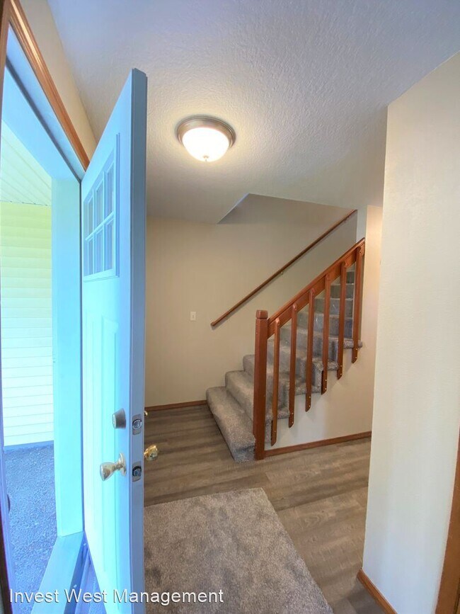 Building Photo - 3 br, 2.5 bath House - 8511 NE 66th St