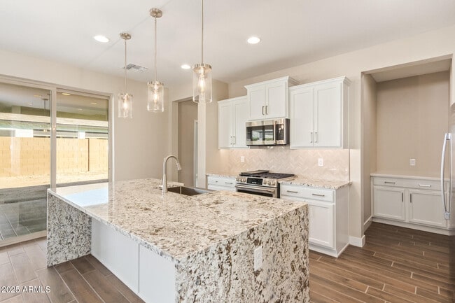 Building Photo - 39801 N Trajen Pl