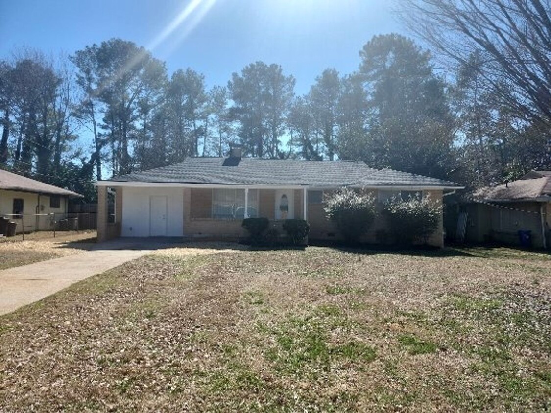 Primary Photo - Beautifully Renovated 3BR/2BA Ranch Home –...