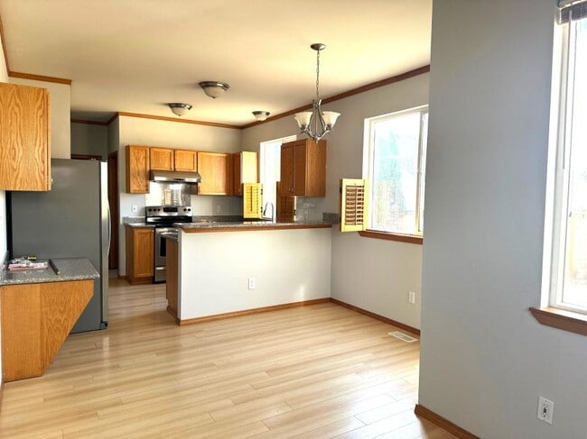 Building Photo - 4 bedroom in Lynnwood WA 98037