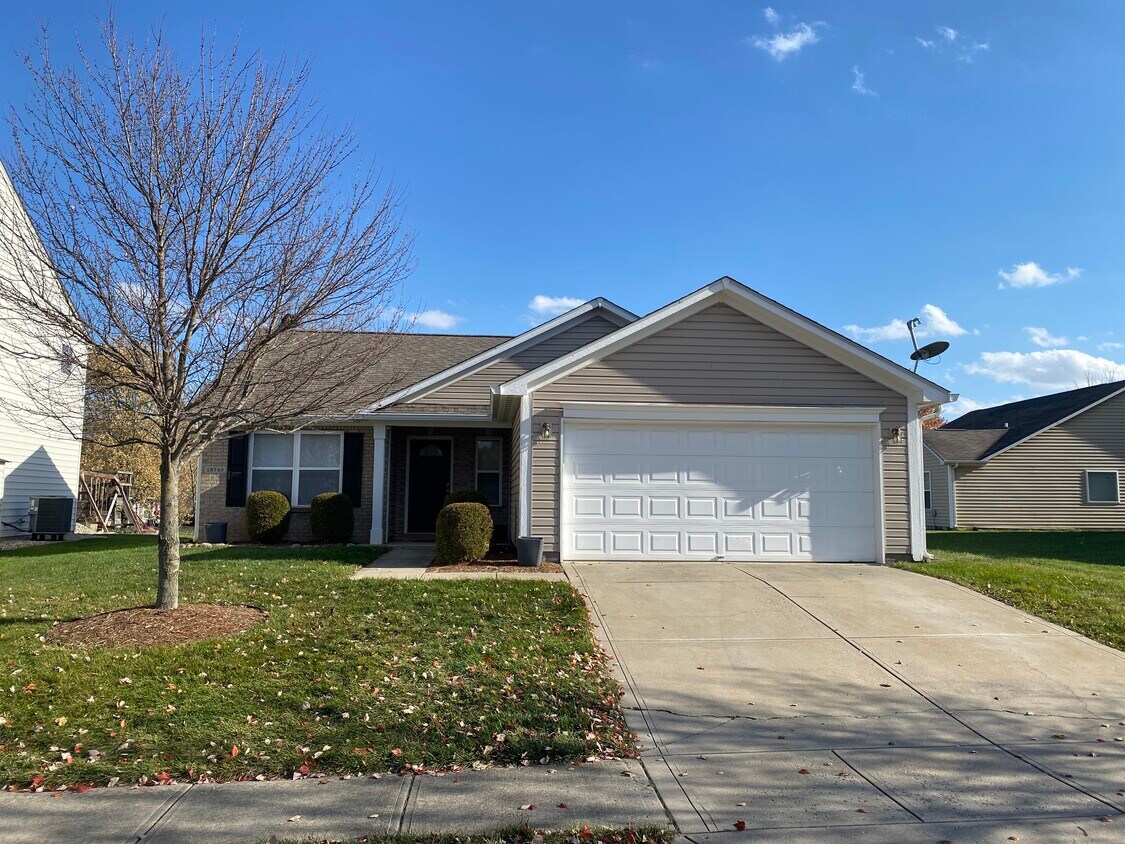 Primary Photo - 18740 Big Circle Dr