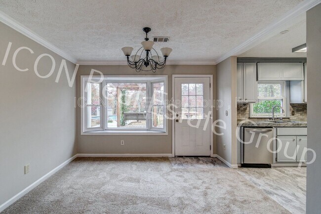 Foto del edificio - 53 Black Rd NE