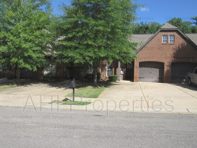 Building Photo - 152 Singapore Cir