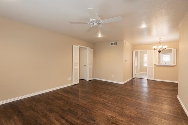 Building Photo - 3025 Mahanna Springs Dr