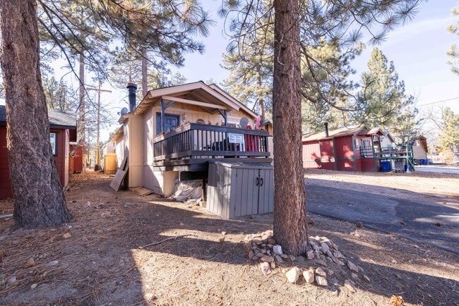 Building Photo - 660 Metcalf Ln