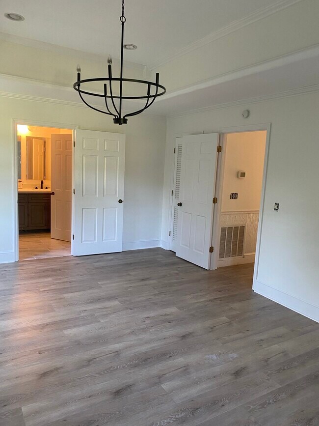 Building Photo - 6328 Laurelwood Dr