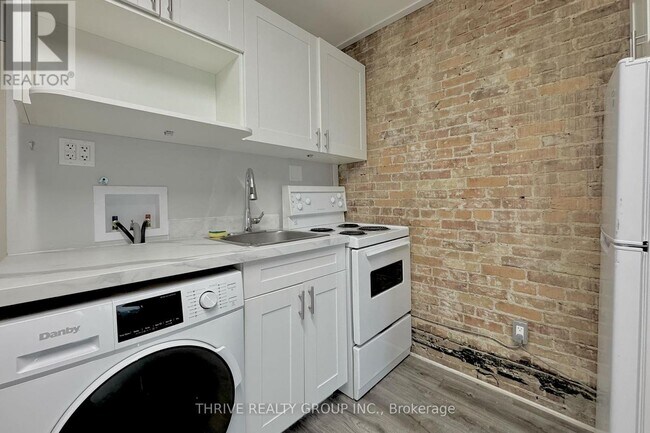 Photo du bâtiment - 91-391 Thames St S