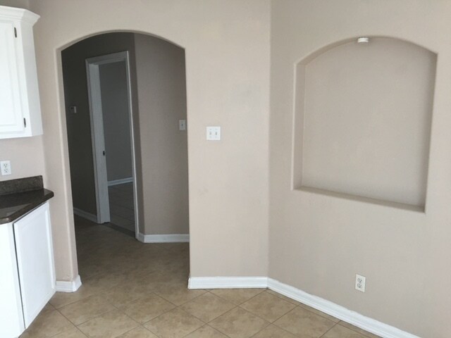 Building Photo - 315 N Rockport St