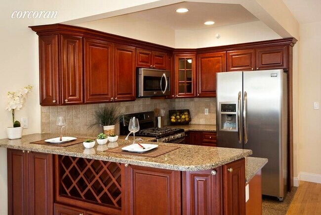 Foto del edificio - 3094 Crescent St