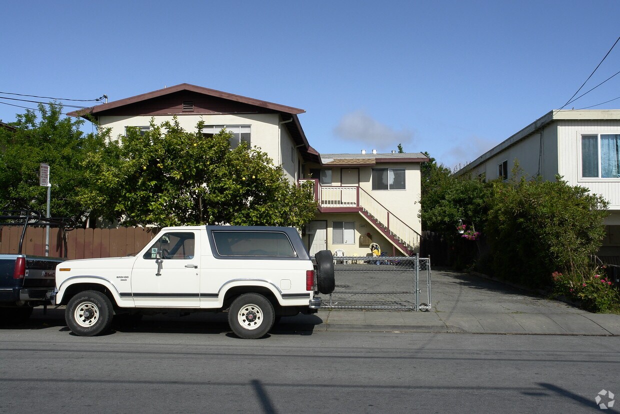 Primary Photo - 609 Hampshire Ave