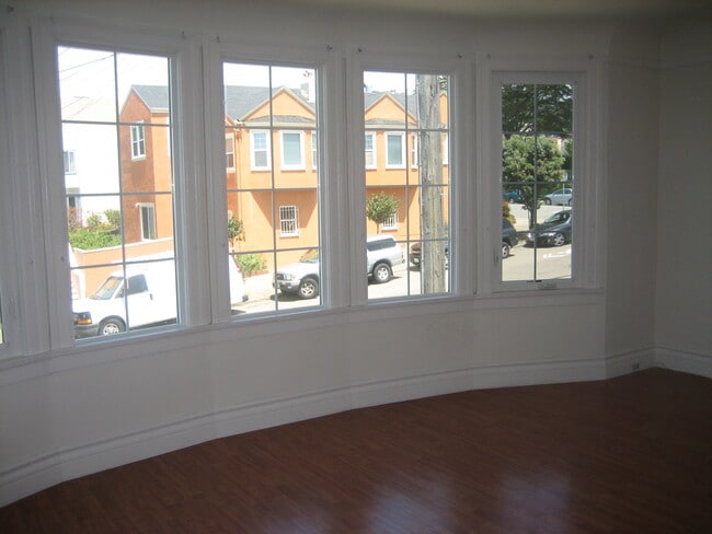 Building Photo - 921 Vicente St