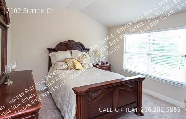 Foto del edificio - 7102 Sutter Ct