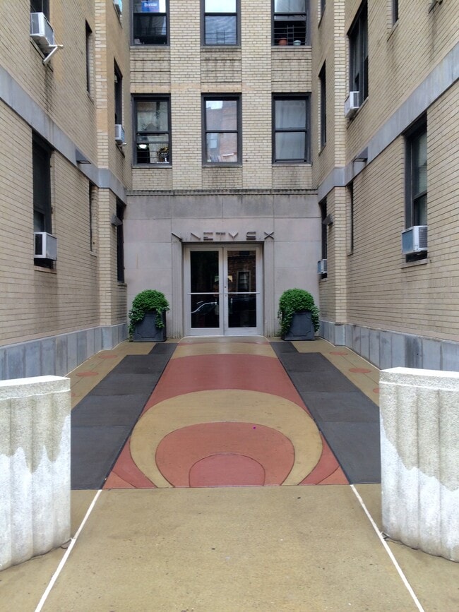 Building Photo - 96 Arden St