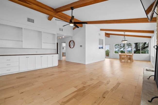Foto del edificio - 3935 Lago Vista Dr