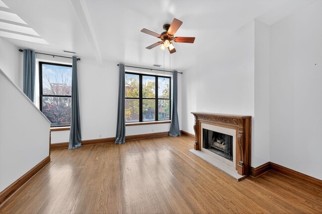 Foto del edificio - 2034 N Halsted St