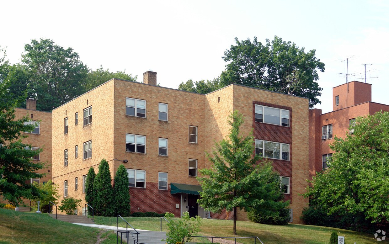Foto principal - 5800 5th Ave