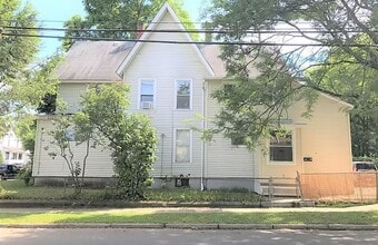 Building Photo - 81 Oak St
