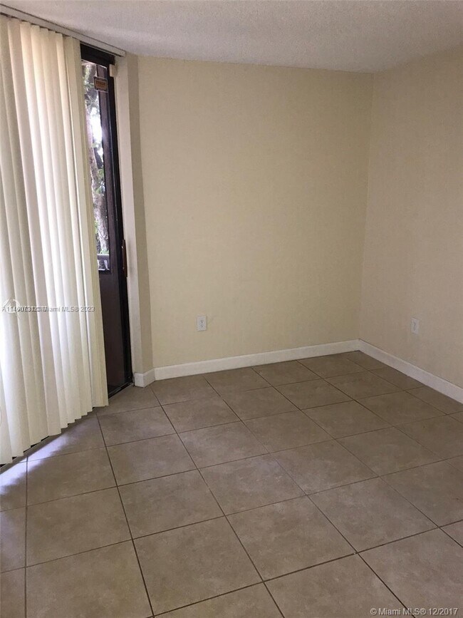 Foto del edificio - 8205 SW 152nd Ave