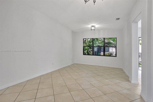 Foto del edificio - 9135 SW 36th Mnr