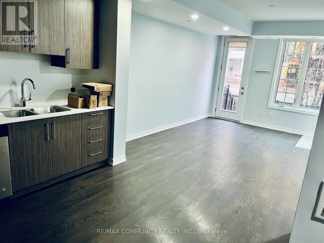 Photo du bâtiment - 2205 Lillykin St